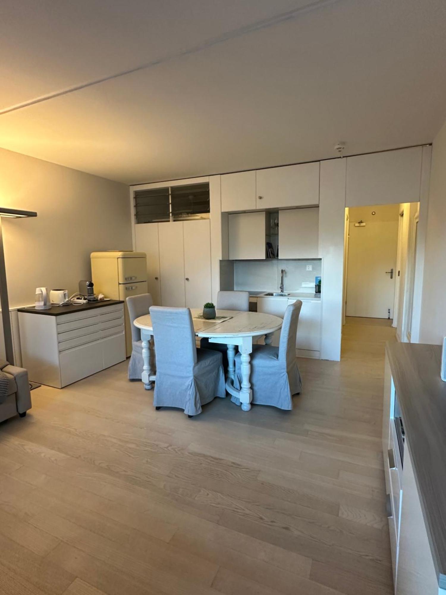 Апартаменты Holiday On The Lake Lugano 2 Биссоне Экстерьер фото